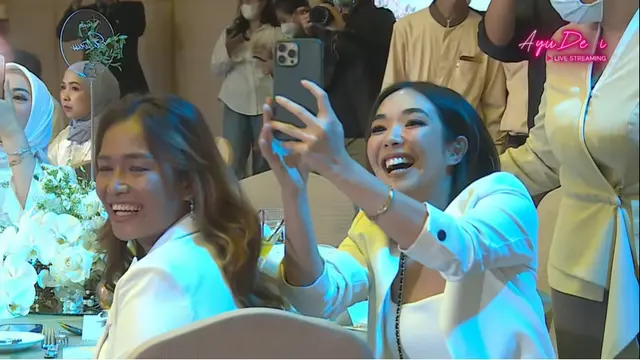 [Fimela] Ultah Pernikahan Ayu Dewi ke-10