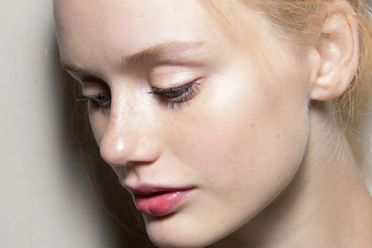 [Bintang] 4 Cara Memilih Highlighter Sesuai dengan Warna Kulitmu