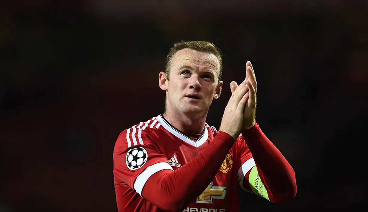 Musim ini Rooney gagal menunjukan penampilan terbaiknya, dirinya dianggap sudah mengalami penurunan performa. (AFP Photo/Paul Ellis)