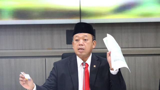 Menteri Agraria dan Tata Ruang/Kepala Badan Pertanahan Nasional (ATR/BPN) Nusron Wahid saat konferensi pers, Senin (20/1/2025). (Foto: Liputan6.com/Arief R)