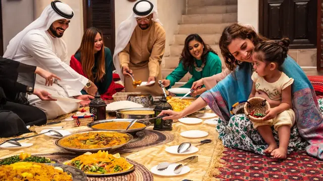 Ilustrasi buka dan sahur bersama/Departemen Ekonomi dan Pariwisata Dubai (DET)