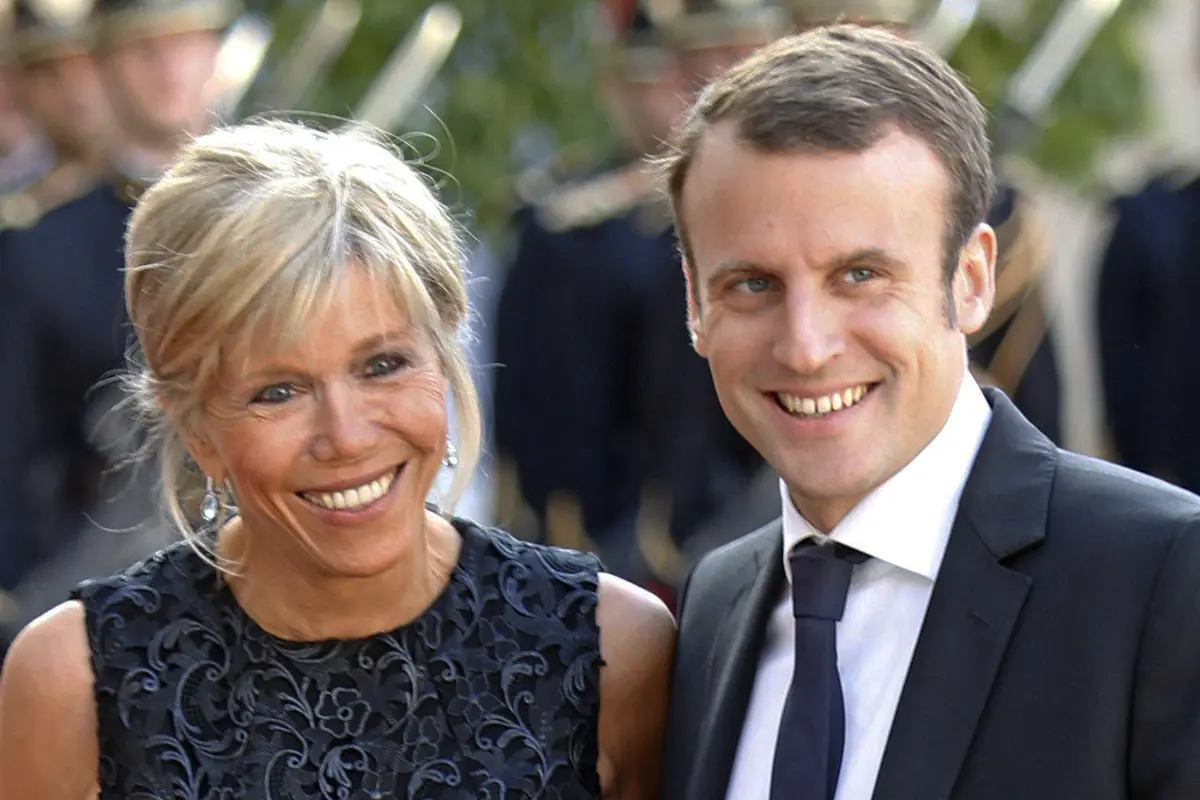 Emmanuel Macron- Brigitte Trogneux-Presiden Prancis- AP Images-20170508