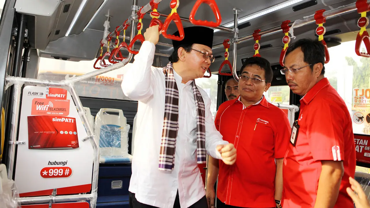 Gaya Blusukan Ahok: Sidak Satpol PP yang Korupsi Sitaan PKL