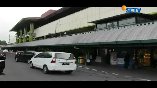 Posko lebaran Stasiun Gambir, mencatat sudah lebih dari 14.500 orang, yang mudik melalui Stasiun Gambir, dengan menggunakan 40 rangkaian kereta, yang terdiri dari kereta api reguler, dan kereta api tambahan.