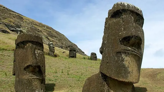 Wow! Ternyata Kepala Batu di Pulau Paskah Ada Badannya