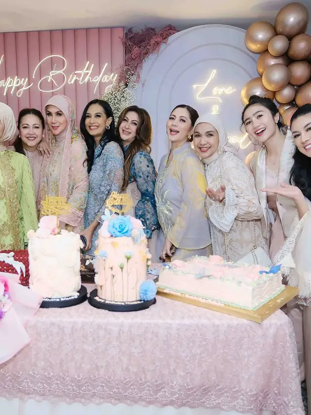6 Potret Tamu Seleb di Ultah Marini Zumarnis, Ada Artis Senior hingga Ariel Tatum