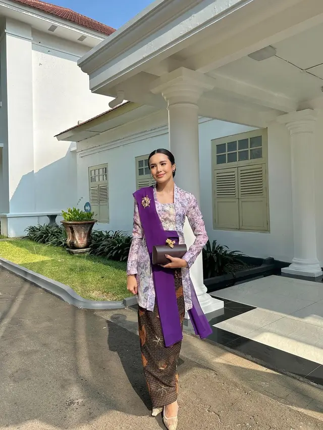 Gaya Busana Beby Tsabina Setelah Jadi Istri Anggota DPR, Tampil Anggun dalam Balutan Kebaya dan Dress Hitam