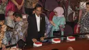 Presiden Joko Widodo dan Wapres Jusuf Kalla saat menghadiri perayaan hari ulang tahun Presiden kelima RI yang juga Ketua Umum PDI-P Megawati Soekarnoputri di Teater Taman Ismail Marzuki, Jakarta Pusat, Selasa (23/1). (Liputan6.com/Faizal Fanani)