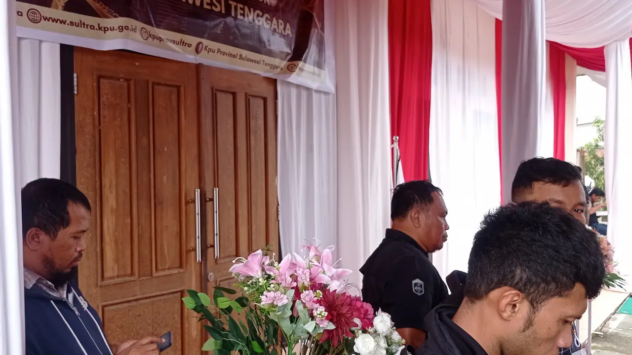 Ruangan aula KPU tertutup saat pendaftaran calon Gubernur Sultra 2024, Rabu (28/8/2024).