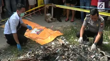 Warga Batam dikagetkan dengan penemuan bayi baru lahir di tempat sampah dalam keadaan terbakar.