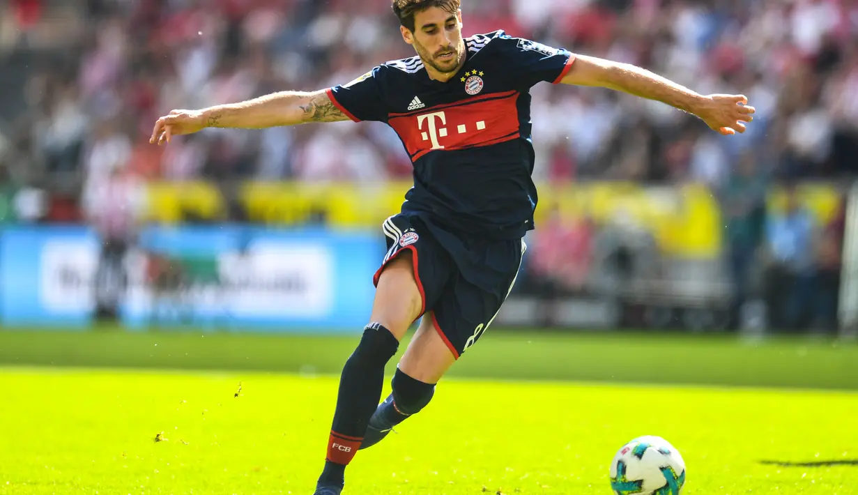 5. Javi Martinez – Salah satu pemain yang berandil besar memabawa Munchen menjuarai Liga Champions 2012/13. Namun akibat cedera, Javi masih belum mampu tampil konsisten seperti sediakala. (AFP/Patrik Stollarz)