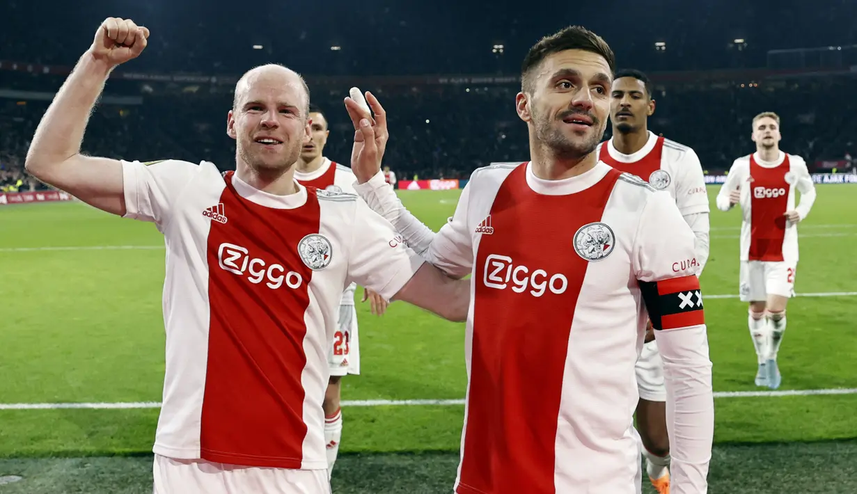 Pelatih Ajax Amsterdam asal Belanda, Erik Ten Hag telah dipastikan akan menangani Manchester United mulai musim 2022/2023. Sejak membesut Ajax pada Desember 2017, ia telah banyak mendatangkan pemain berlabel mahal, seperti 7 pemain berikut. (AFP/ANP/Maurice van Steen)