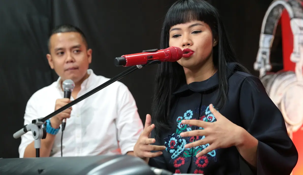 Penyanyi dan pencipta lagu, Yunita Rachman atau dikenal sebagai Yura Yunita salah satu artis yang juga menjadikan RA Kartini sebagai sosok panutan. Perjuangan Kartini menyetarakan perempuan pada kaum hawa. (Adrian Putra/Bintang.com)