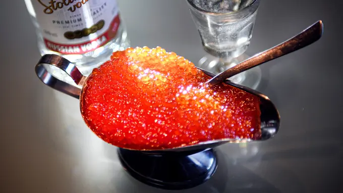 FOTO: Harga Kaviar Rusia Melonjak Jelang Liburan