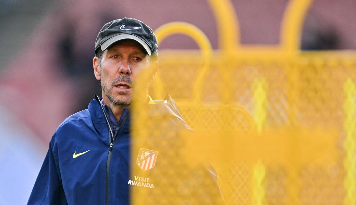 Dengan atmosfer Emirates yang dipastikan bergelora, laga ini diprediksi berjalan ketat. Kedua tim punya karakter berbeda, tetapi sama-sama efektif dalam memaksimalkan peluang. (AFP/Glyn Kirk)