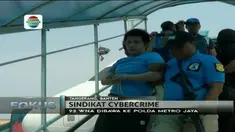Terkait kasus cybercrime, sebanyak 93 WNA asal Cina dan Taiwan yang ditangkap polisi, dibawa ke Polda Metro Jaya.