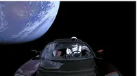 Roadster di luar angkasa. Dok: Youtube