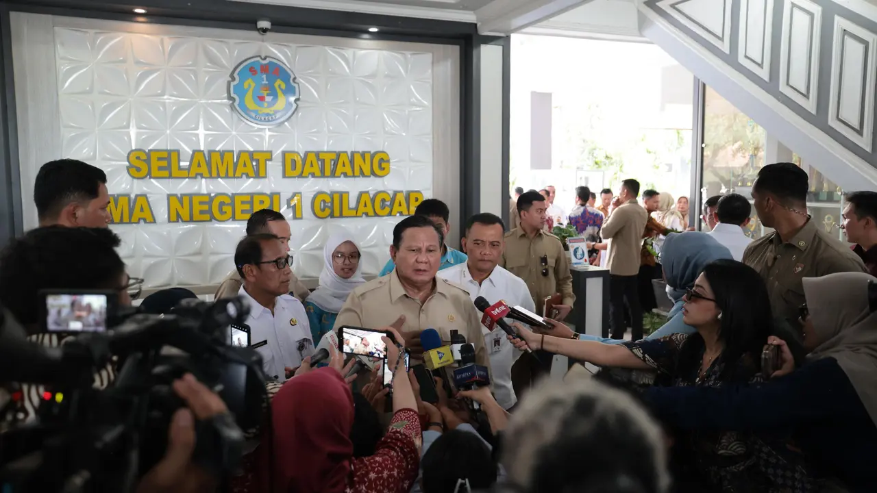 Presiden Prabowo Subianto kunjungan kerja di SMA Negeri 1 Cilacap, Jawa Tengah, Rabu (29/4/2026). (Istimewa)