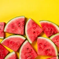 Buah semangka kaya akan menafaat (Credit: Freepik/vvaleria_aksakova)