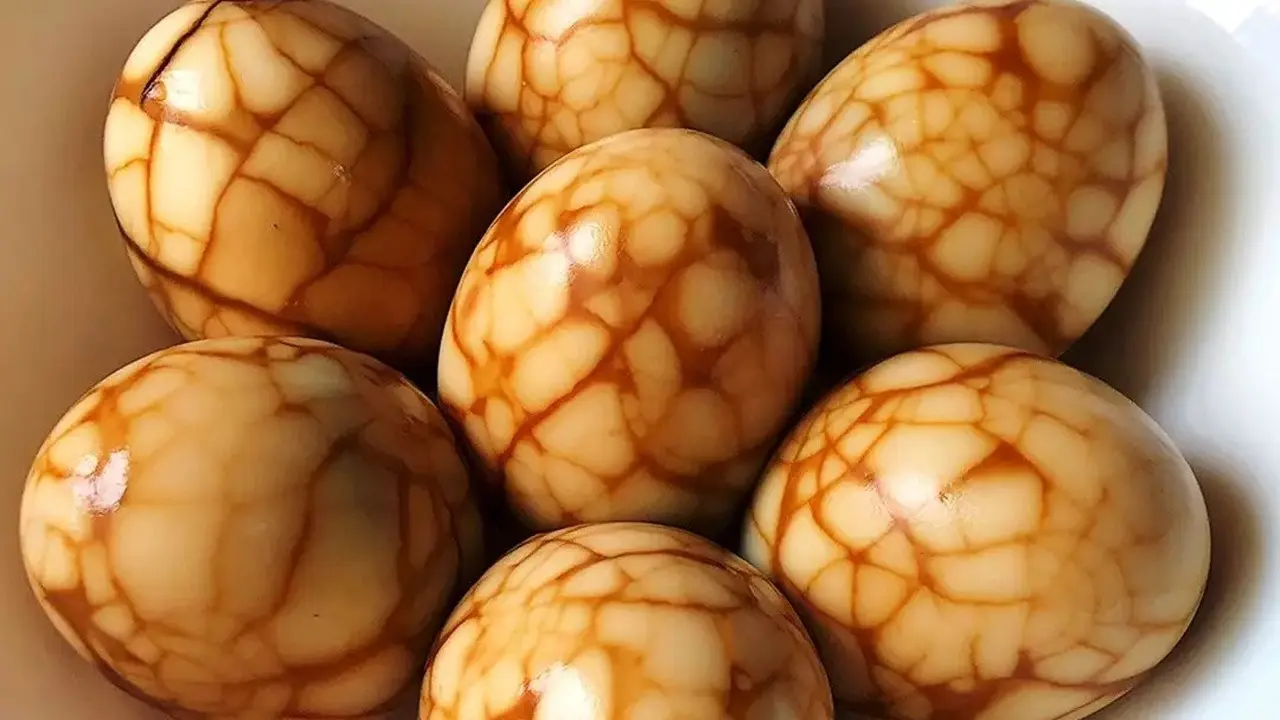 Resep telur motif batik. (dok. Cookpad @wendyqiu03)