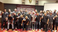 Para pemain Garuda Bandung bakal diguyur bonus jika berhasil mengalahkan Hang Tuah pada babak playoff IBL 2017-2018. (Bola.com/Erwin Snaz)