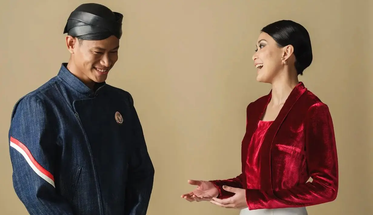 Baju adat jawa yang dipakai oleh kontingen Indonesia pada upacara pembukaan Olimpiade Paris 2024 tersebut merupakan desain dari Didit Hediprasetyo. (Dok. NOC Indonesia)