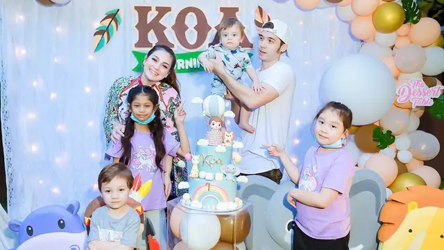 [Fimela] Anak Celine Evangelista dan Stefan William Ultah