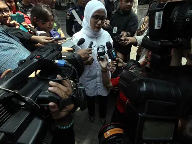Selasa (21/10/14), Bupati Lebak Iti Octavia Jayabaya menjalani pemeriksaan penyidik KPK, Jakarta. (Liputan6.com/Panji Diksana)