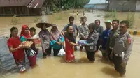 Ternak Dievakuasi, Ribuan Warga Bertahan di Tengah Banjir