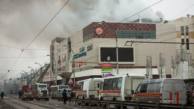 Kebakaran Hebat Melanda Pusat Perbelanjaan di Rusia