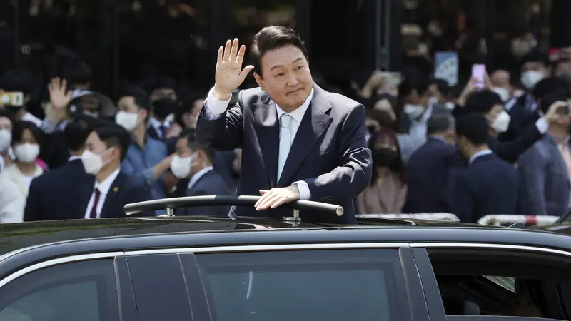 FOTO: Yoon Suk-yeol Resmi Dilantik Jadi Presiden Korea Selatan