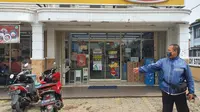 Minimarket Indomaret yang mengalami perampokan di Jalan Abdul Wahab RT3/5, Kelurahan/Kecamatan Sawangan, Kota Depok. (Liputan6.com/Dicky Agung Prihanto)
