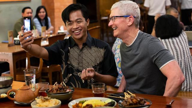 CEO Apple Tim Cook tiba di Indonesia