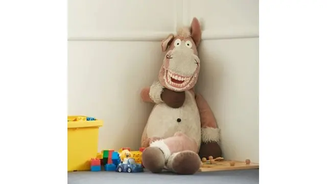 Tak Lucu, 7 Foto Boneka di Rumah Sakit Gigi Ini Justru Menyeramkan