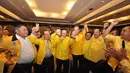 Agung Laksono (tengah) terpilih sebagai Ketua Umum Partai Golkar pada Munas di Ancol, Jakarta, Senin (8/12/2014). (Liputan6.com/Miftahul Hayat)