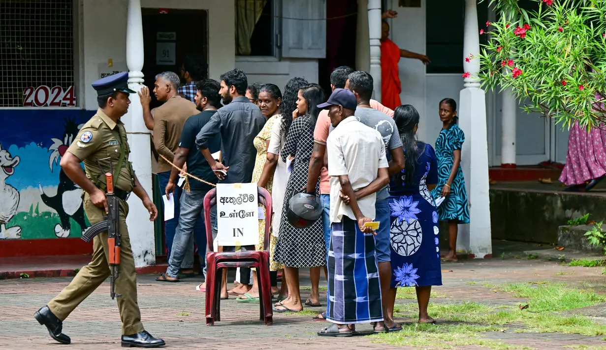 Pemilihan Presiden Sri Lanka kali ini diikuti oleh 39 calon dan menjadi yang terbanyak dalam sejarah negara tersebut. (Ishara S. KODIKARA/AFP)
