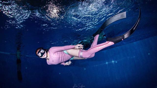 Hobi Baru, Ini 6 Potret Seru Gisella Anastasia saat Diving