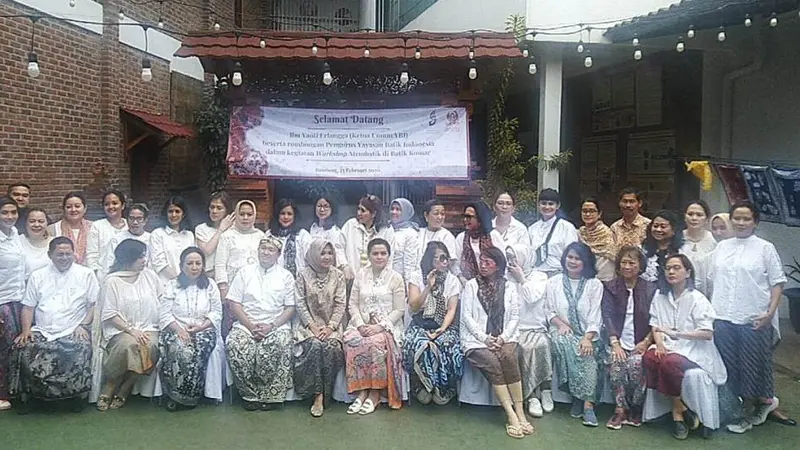 Kunjungan Yayasan Batik Indonesia di Rumah Batik Komar di Bandung