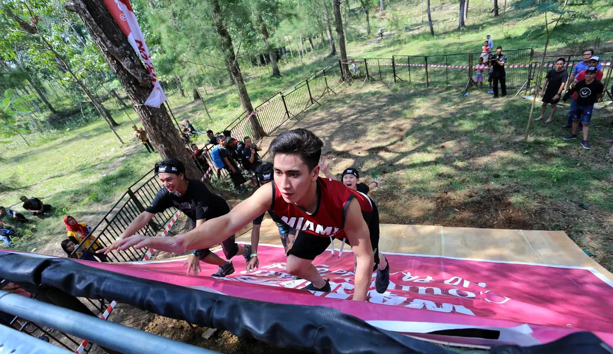 "Belum pernah (ikut ajang Counterpain Mud Warrior), ini first experience," ujar Verrell Bramasta usai menyelesaikan semua tantangan dan rintangan di Tahura Bunder, Yogyakarta, Minggu (23/7/2017).  (Adrian Putra/Bintang.com)
