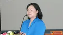 Citizen6, Surabaya: Ketua Umum Jalasenastri, Ny. Lilik Soeparno pada pembekalan istri siswa Diktukpa TNI Al angkatan XLI di gedung Marore, Kobangdikal, Rabu (19/9). (Pengirim: Penkobangdikal).