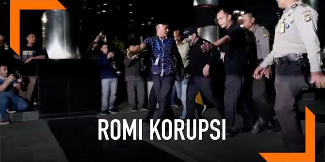 VIDEO: Pakai Topi dan Masker, Romahurmuziy Tiba di KPK
