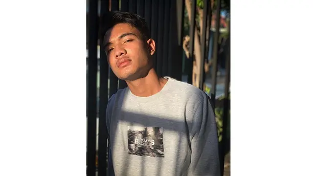 6 Gaya Wonderkid Persebaya Brylian Aldama di Luar Lapangan, Layaknya Model