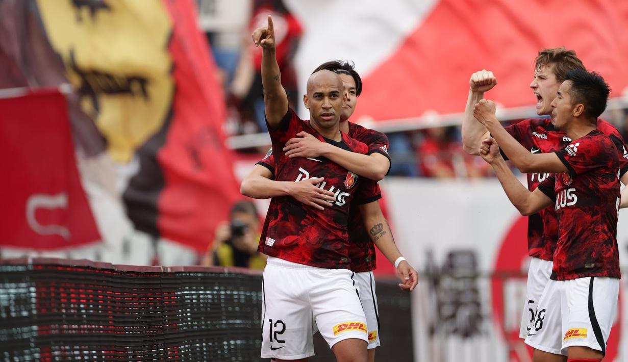 Pada musim 2024 ini, Thiago Santos Santana hijrah ke Urawa Red Diamonds, berharap bisa menemukan kembali ketajamannya di level teratas. Semua berbuah manis, hingga pekan ke-26 Thiago mampu mencetak 10 gol dan membuktikan bahwa ia belum habis. (J.LEAGUE)