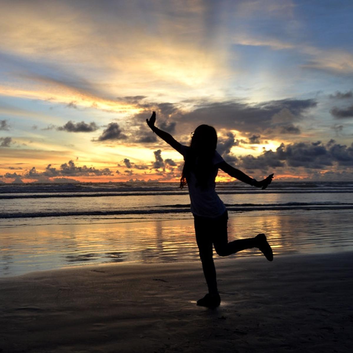 Warna Langit Sunset Di Pantai Bengkulu Seperti Suasana Hati Regional Liputan6 Com