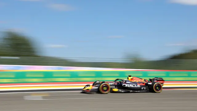 Foto: Tampil Impresif, Max Verstappen Taklukkan Roller Coaster Formula 1 GP Belgia 2022 dari Posisi ke-14