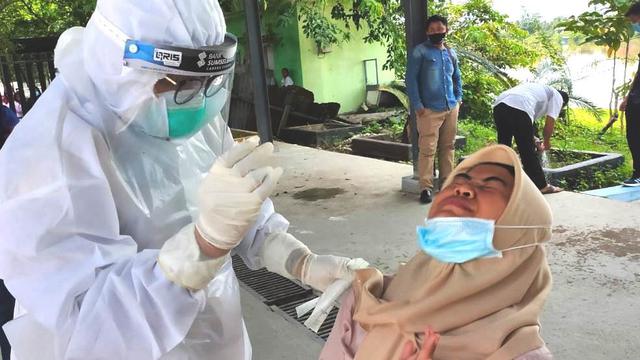 Kisah Dokter Periang Ditunjuk Jadi Tenaga Medis Andalan Covid-19 di Musi Banyuasin