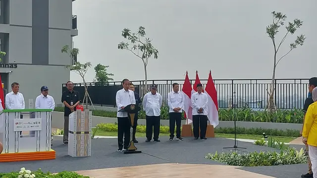 Presiden Joko Widodo atau Jokowi meresmikan apartemen transit oriented development (TOD) di dekat Stasiun Pondok Cina, Depok, Jawa Barat