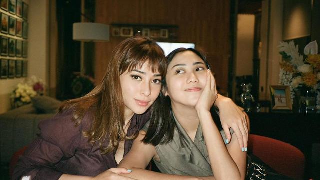 6 Momen Keakraban Winona Willy dan Nikita Willy, Adik Kakak yang Kompak