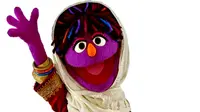 Tokoh Sesame Street dihadirkan memakai jilbab.