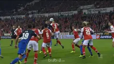 Hoffenheim menang tipis atas Mainz dengan skor 3-2. This video is presented by Ballball